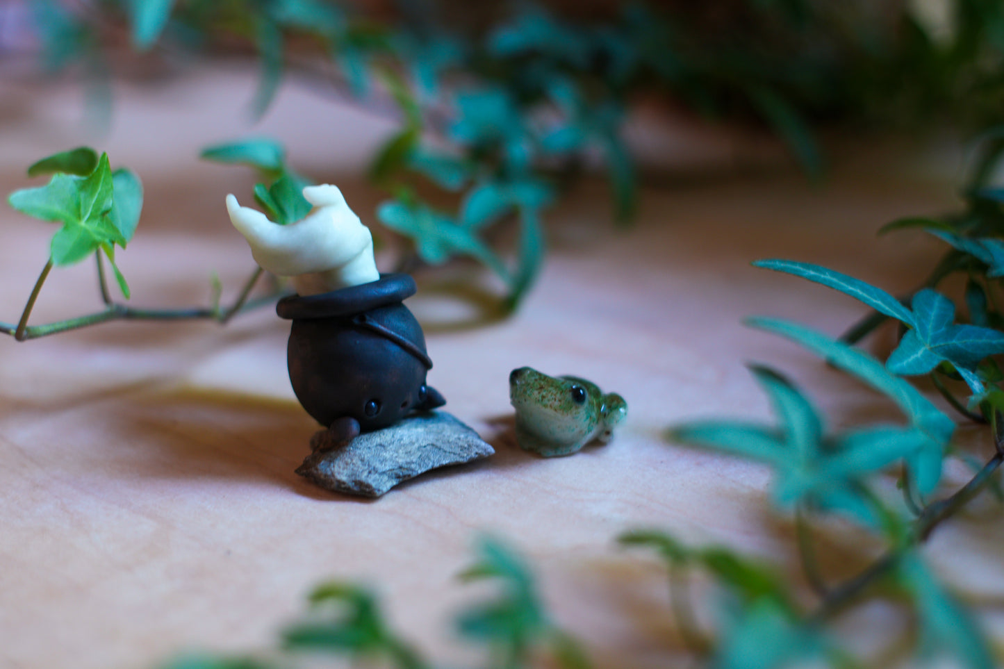 Cauldron (Glowing) — PolymerClay Figurine