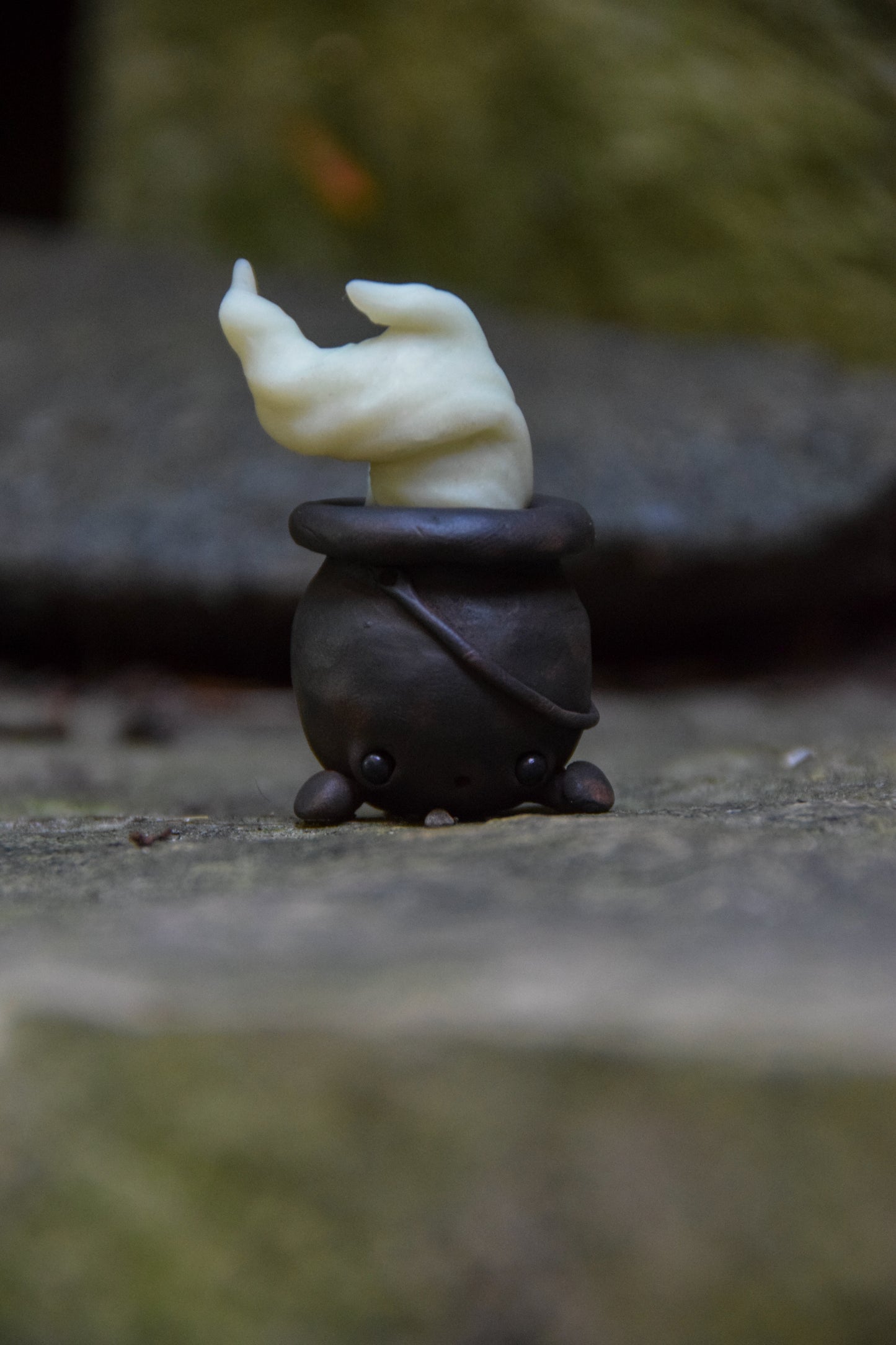 Cauldron (Glowing) — PolymerClay Figurine