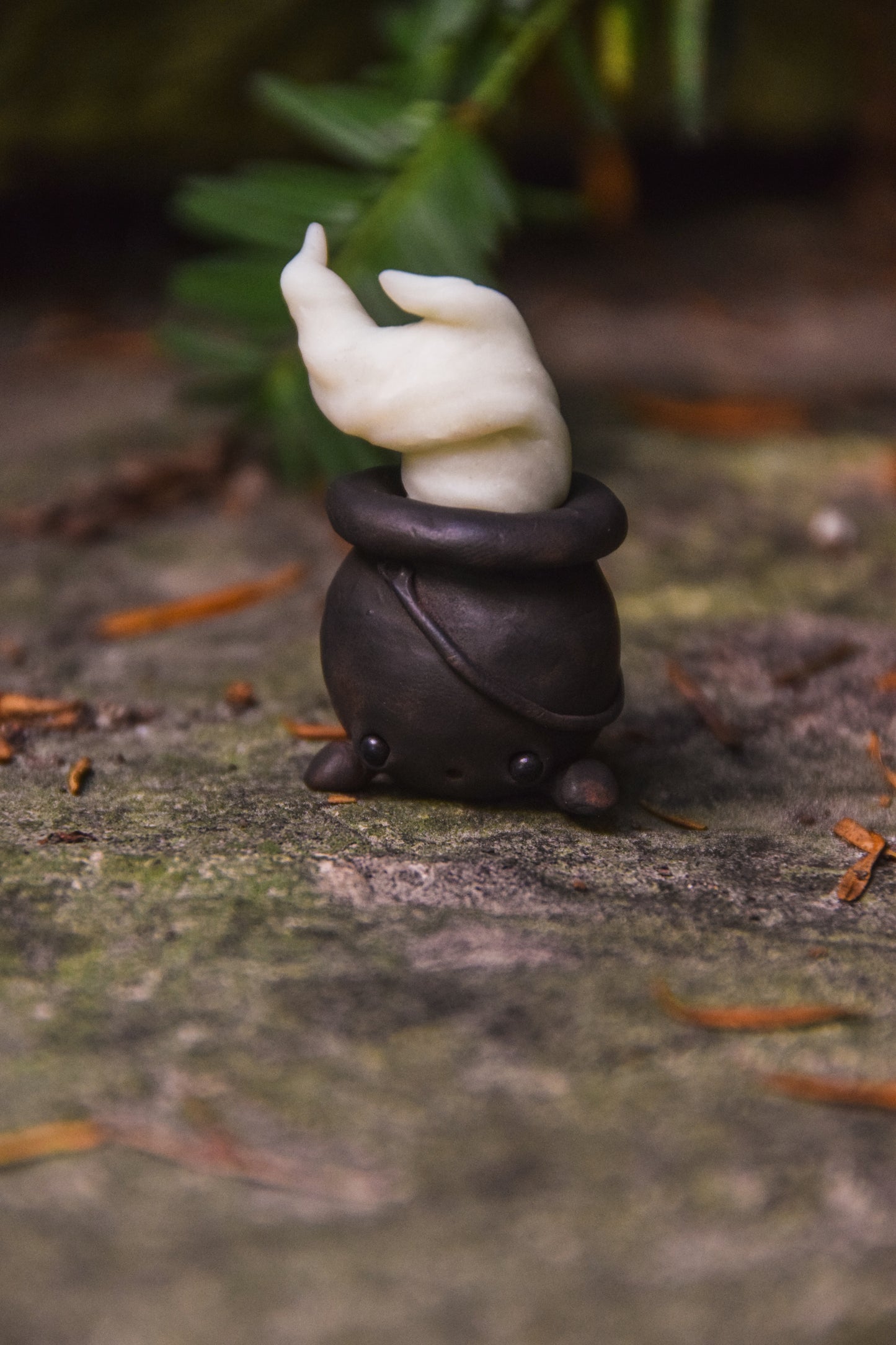 Cauldron (Glowing) — PolymerClay Figurine