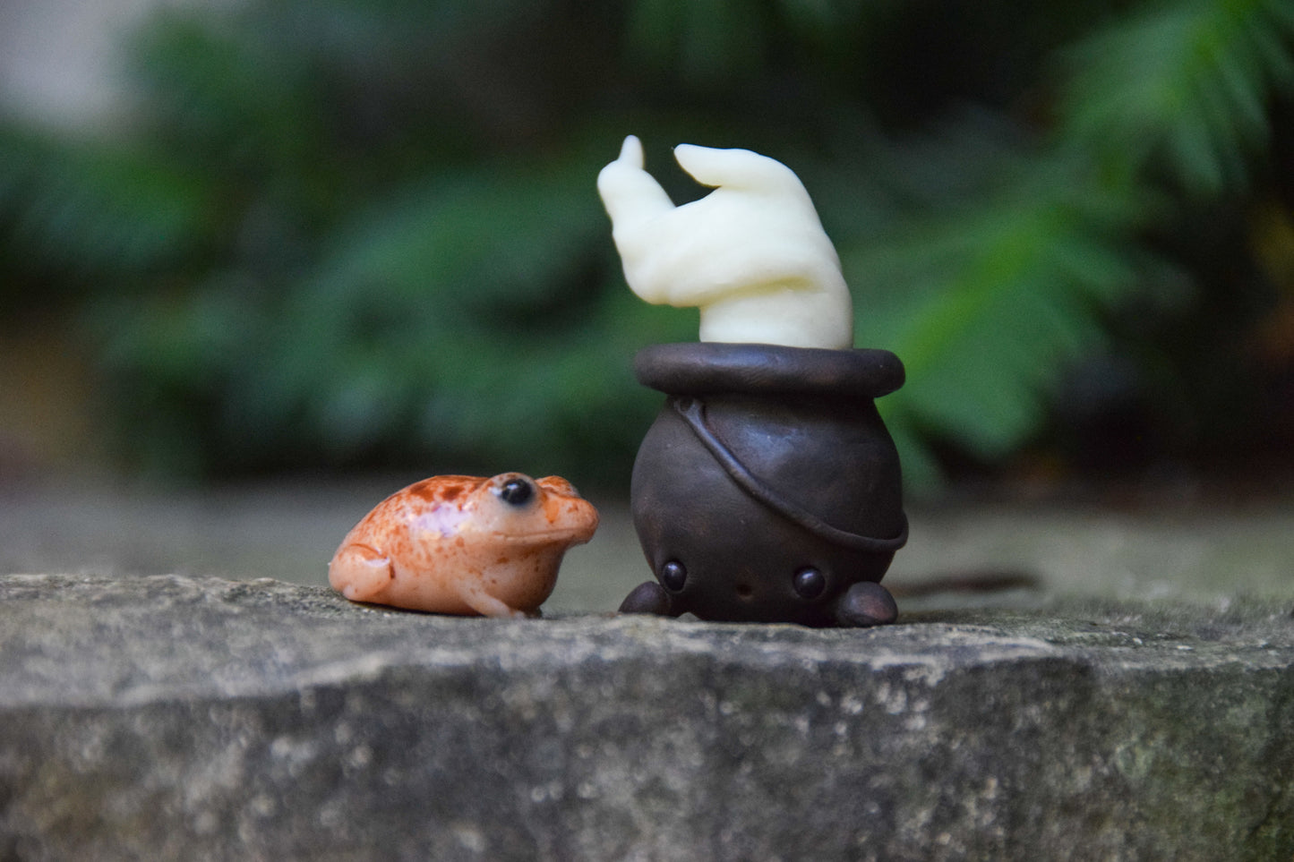 Cauldron (Glowing) — PolymerClay Figurine